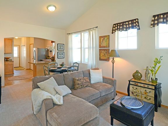 4th image of 19362 Willet Ln NE