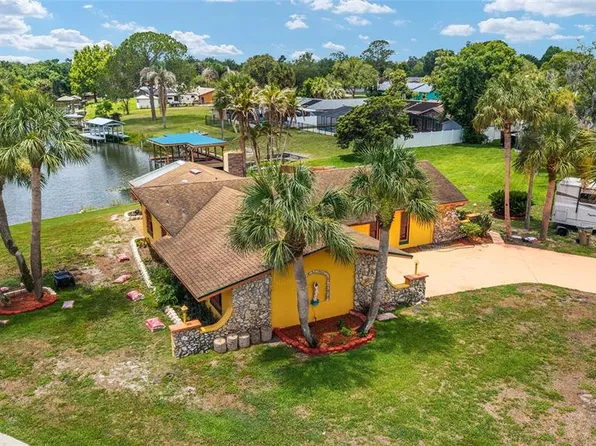 5330 Kings Ct, Fruitland Park, FL 34731