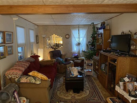 4th image of 1627 Longyear Ave