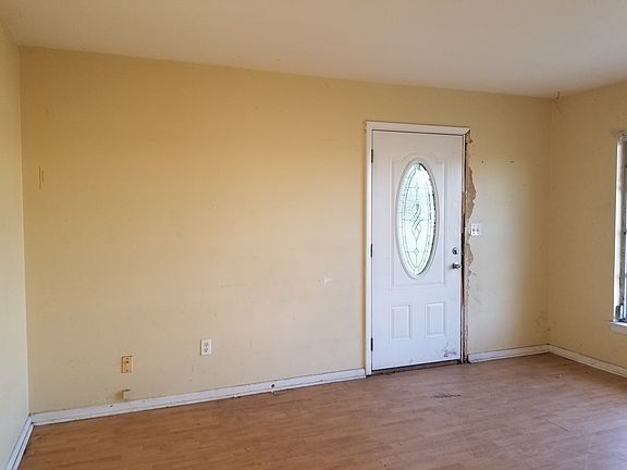 2nd image of 32 Robinwood Dr