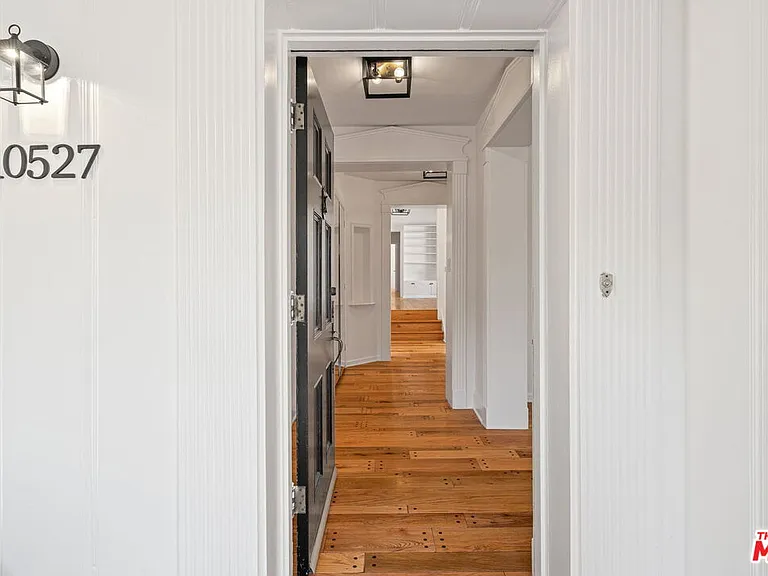 10527 Le Conte Ave — Photo 5