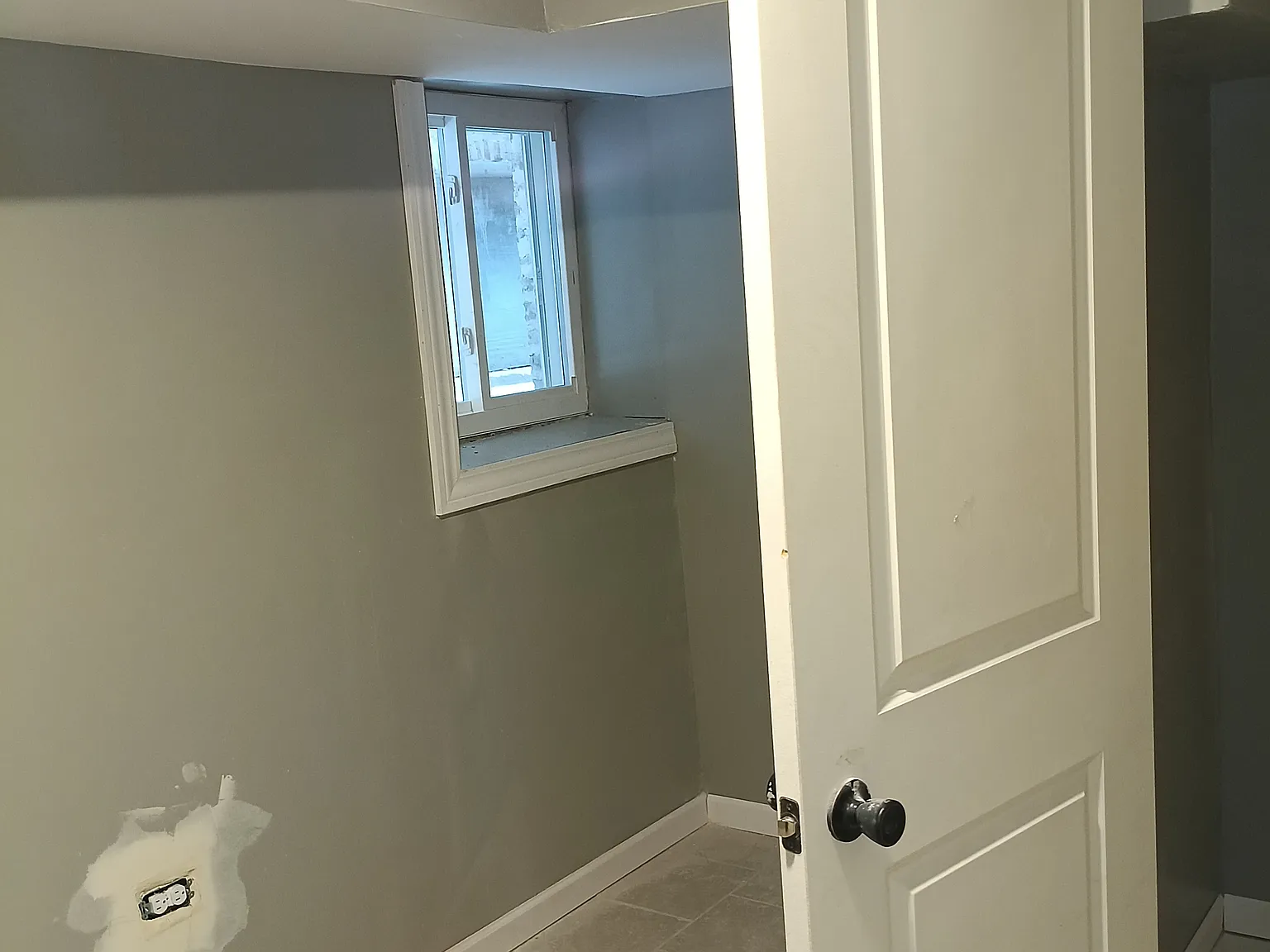 3 bed, 1005 sqft, $600 — Photo 2