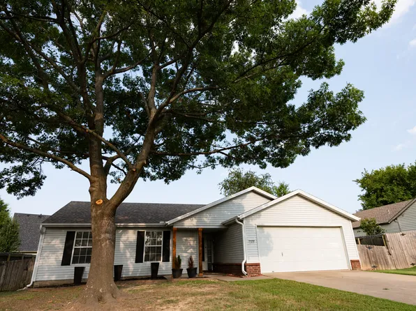 1459 Fredonia St, Springdale, AR 72762