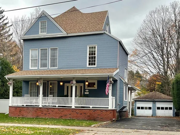 27 Park St, Malone, NY 12953