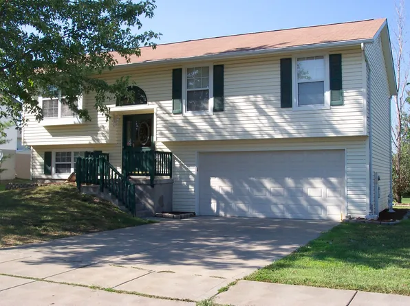 9 Fort Zumwalt Dr, O'Fallon, MO 63366