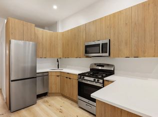 196 Nassau Ave APT 1L, Brooklyn, NY 11222