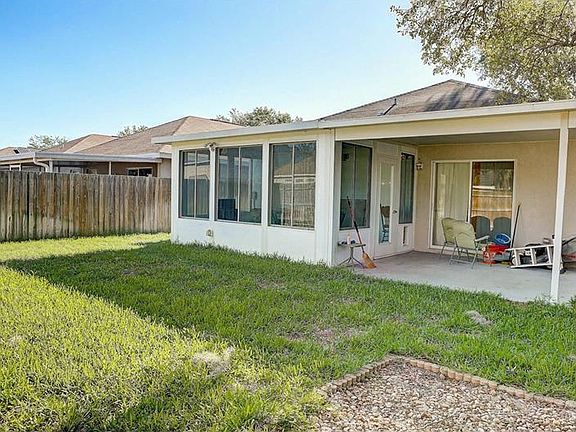 3rd image of 10318 Lakeside Vista Dr