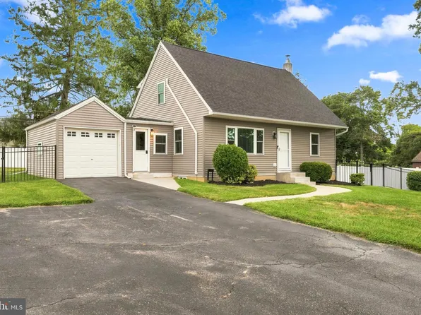 207 Seal Ln, West Chester, PA 19380