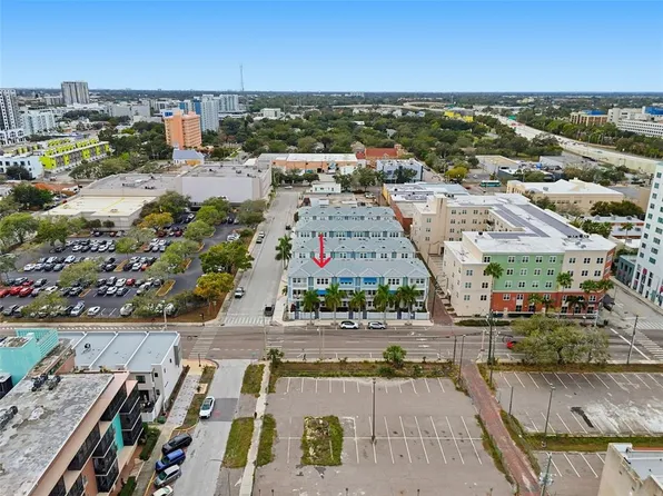 262 8th St N, Saint Petersburg, FL 33701