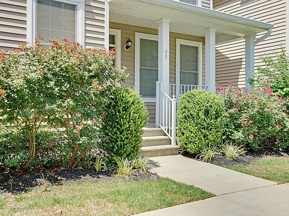 5th image of 93 Canary Dr
