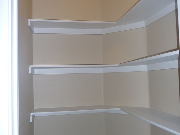 4th image of 431 Senator Ave