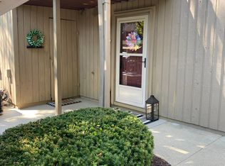 87 Lookout Ridge Dr, Columbus, IN 47201