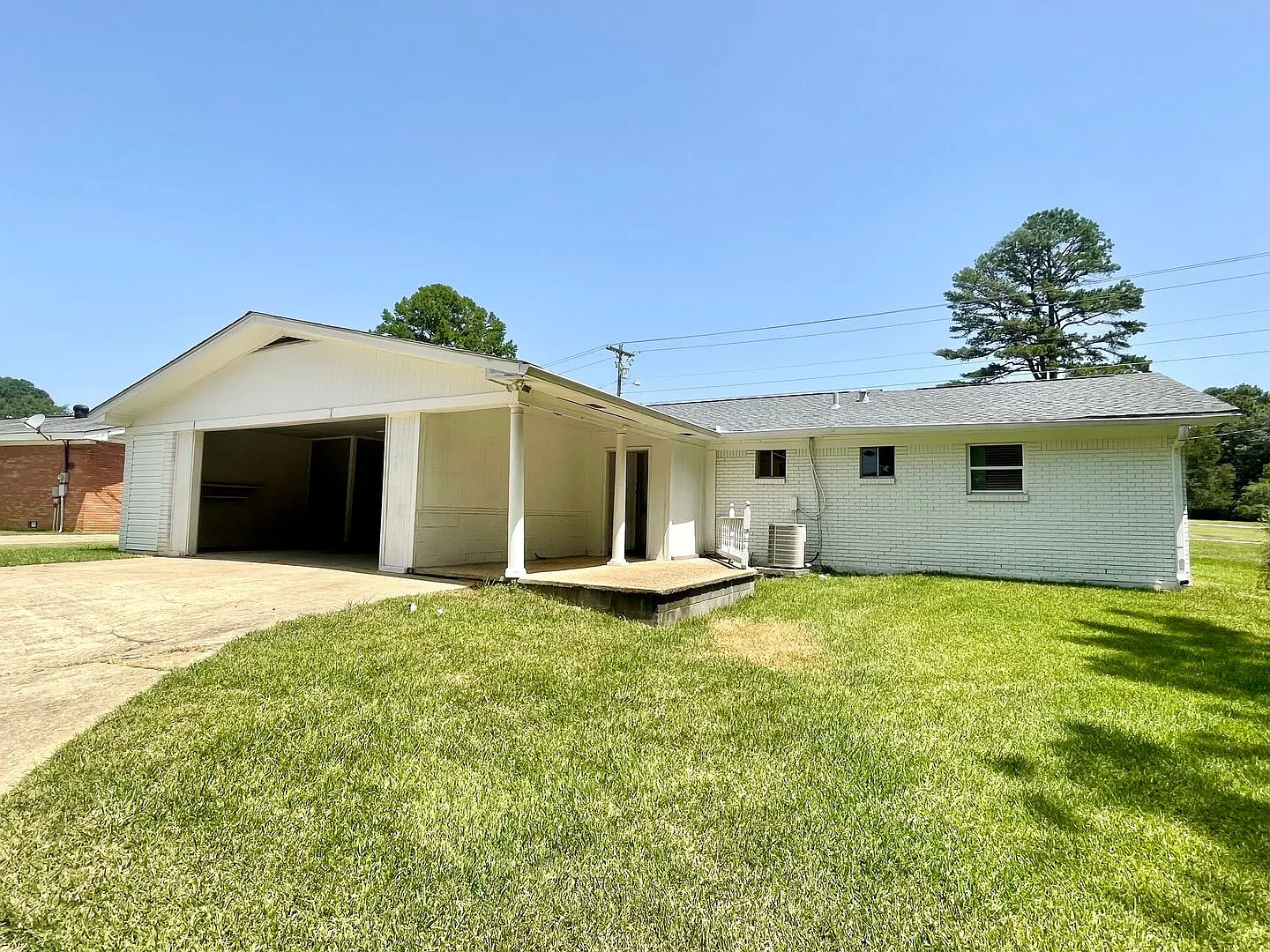 3 Bedroom/ 1.5 bath in Brandon 042! — Photo 3