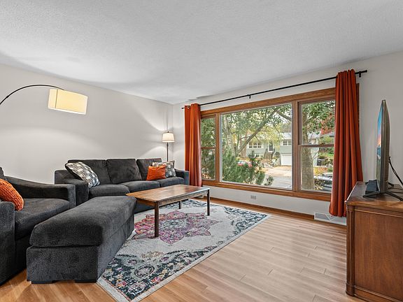 2nd image of 627 26th St NW