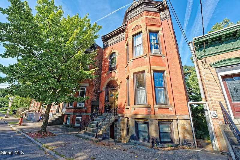 2nd image of 301 8th Street