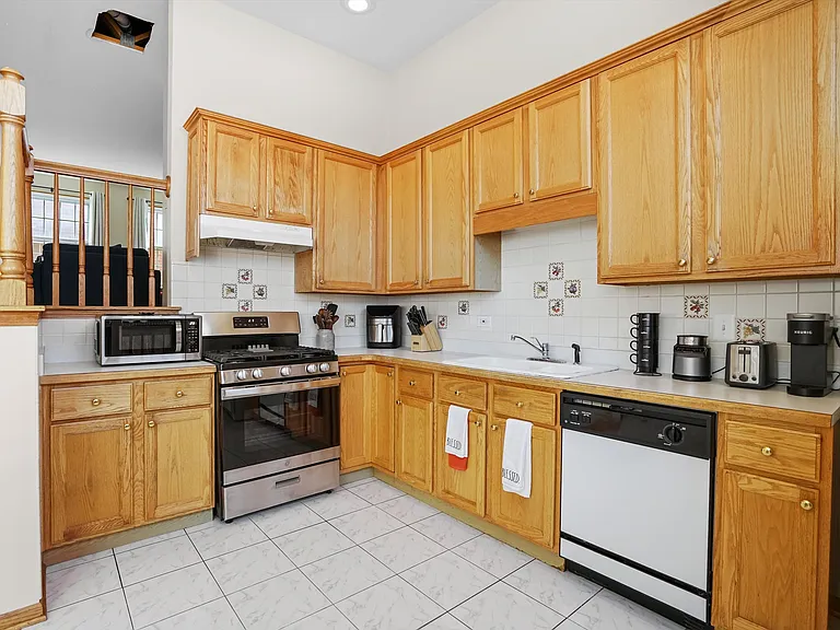6201 S Knox Ave #A — Photo 9