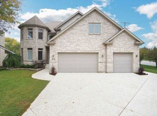 814 W Kathleen Ln, Palatine, IL 60067