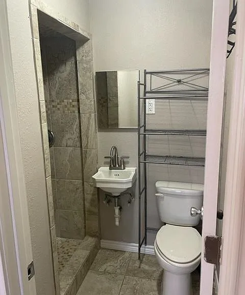 4104 Emancipation Ave #8 — Photo 4
