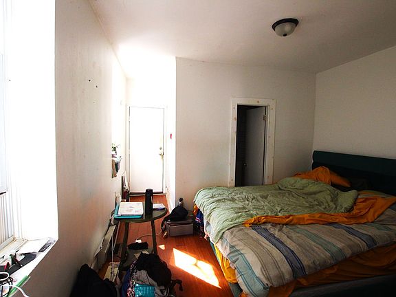 5th image of 454 E Girard Ave #1R