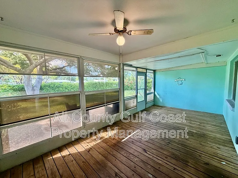 325 Englewood Isles Pkwy — Photo 11