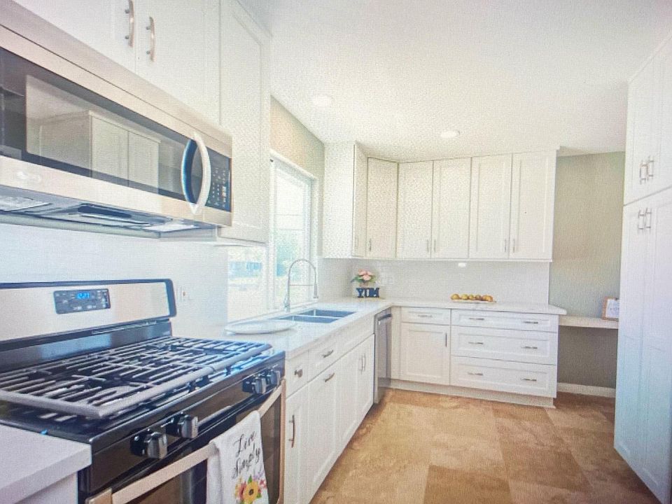 2nd image of 19056 Sylvan St