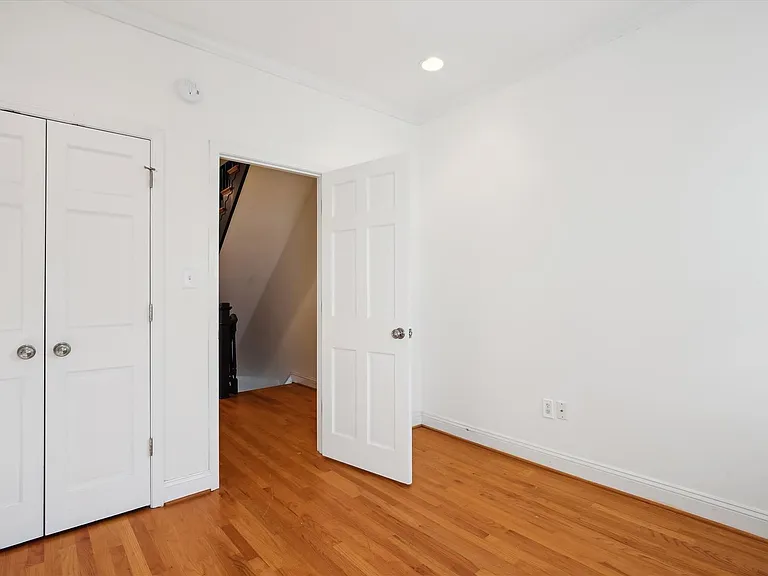 1533 A St NE — Photo 14