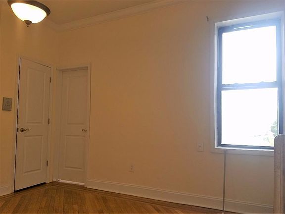 3rd image of 435 Rogers Ave