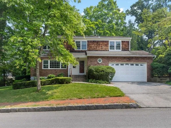 22 Barclay Road, Scarsdale, NY 10583