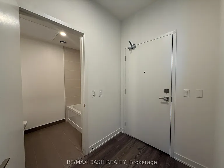 10 Deerlick Ct #104 — Photo 5
