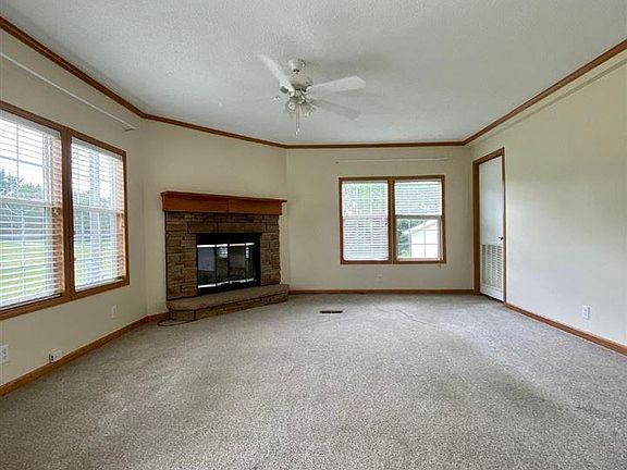 4th image of 264 Emanuel Ln