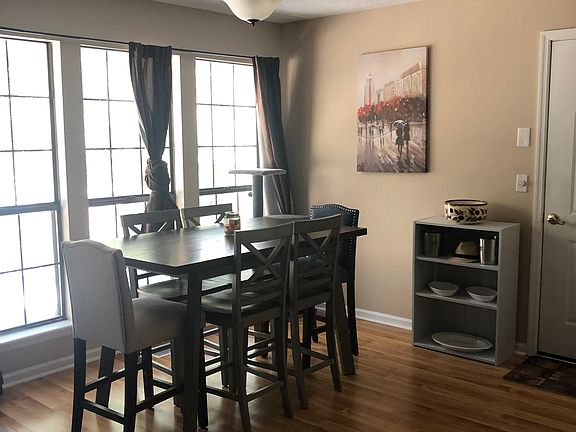 5th image of 450 Greenwich Dr