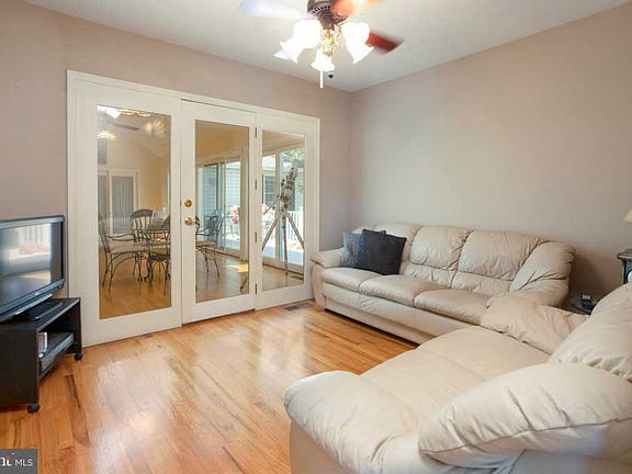 4th image of 105 Belle Point Dr