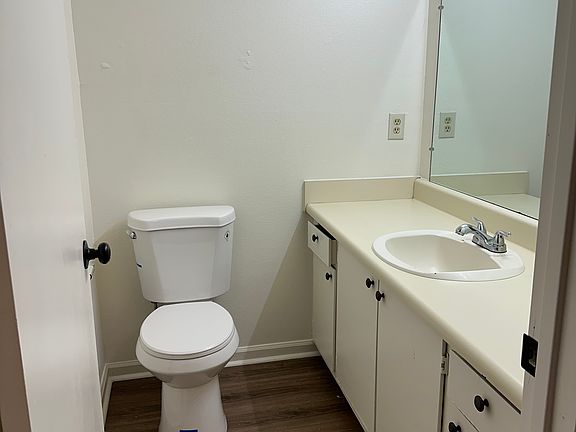 Downstairs 1/2 bath