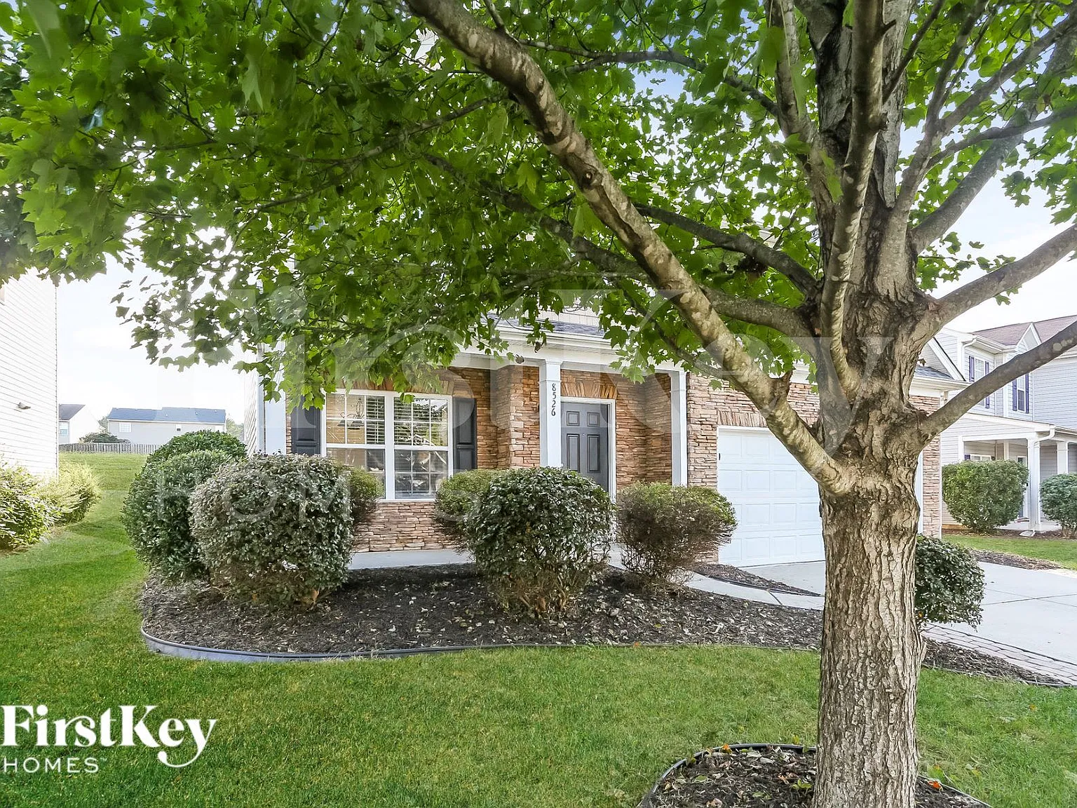 5 bed, 3.0 bath, 2356 sqft, $2,880 — Photo 3