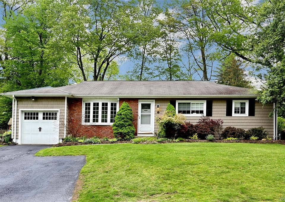 1st image of 2 Bonnie Ln