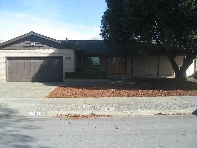 2nd image of 1851 Prune St