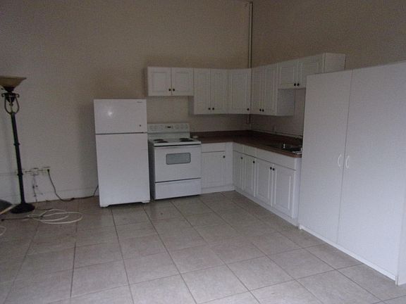 3rd image of 2409 4th Ave N #5
