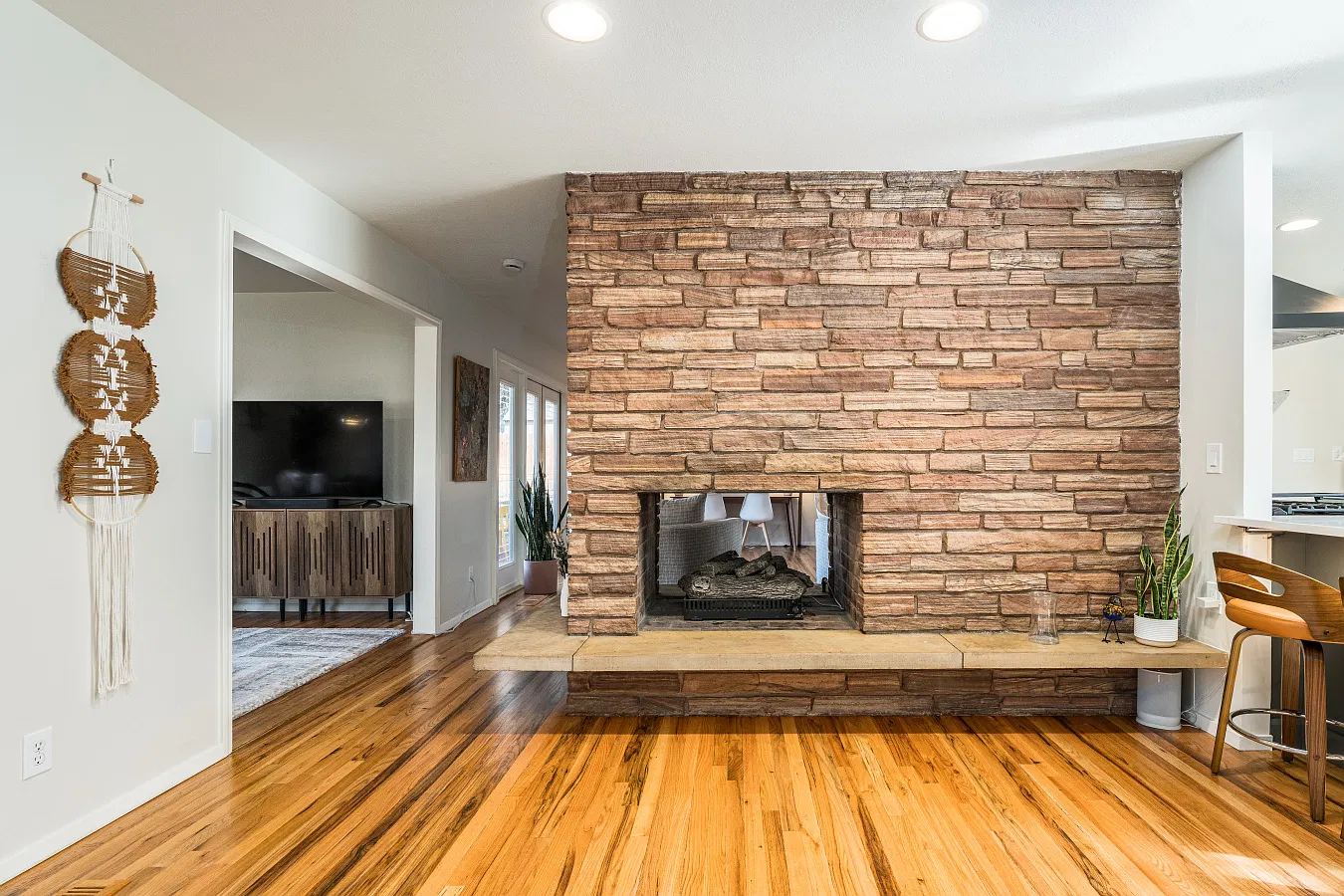 5 bed, 2444 sqft, $4,500 — Photo 3