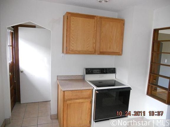 3rd image of 620 8th Ave S