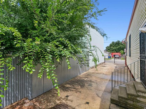 1026 Gordon St, New Orleans, LA 70117