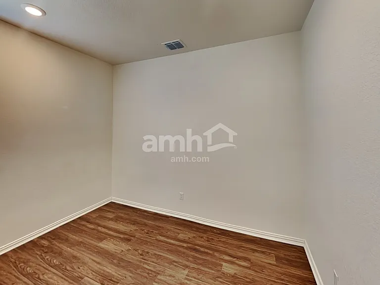 2738 Lillybrook Ln — Photo 11