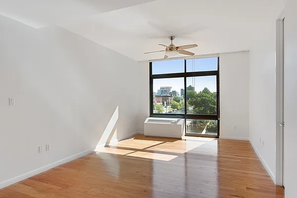 Rented by Modern Spaces | media 15