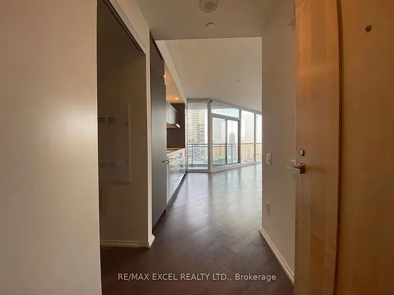 45 Charles St E #3312 — Photo 11