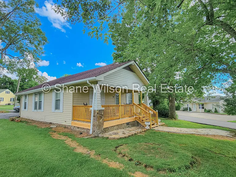 190 Cleveland St — Photo 2