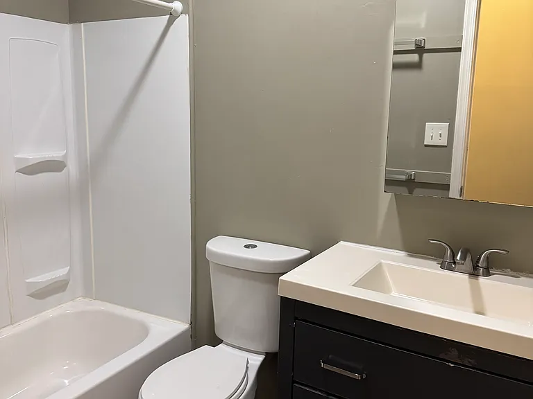 2112 Green St #A — Photo 10