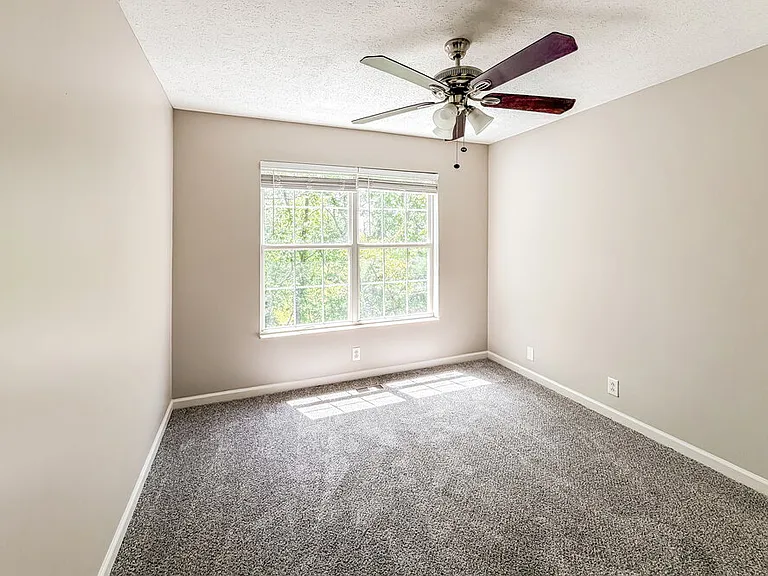 3134 Creekview Ln — Photo 14