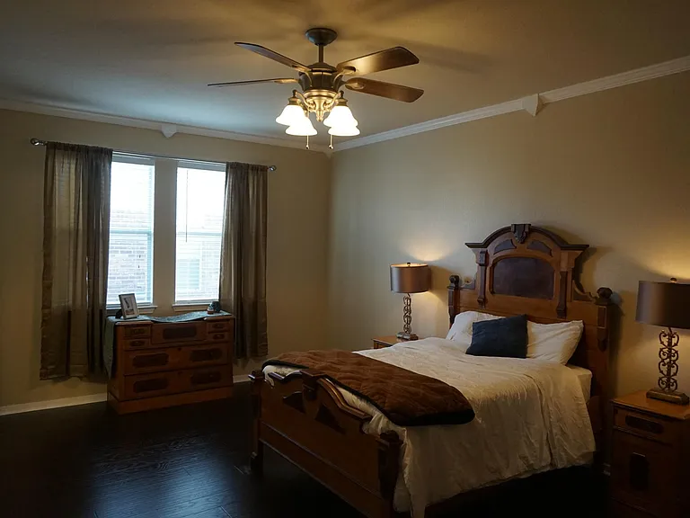 2121 Warwick Pl — Photo 10