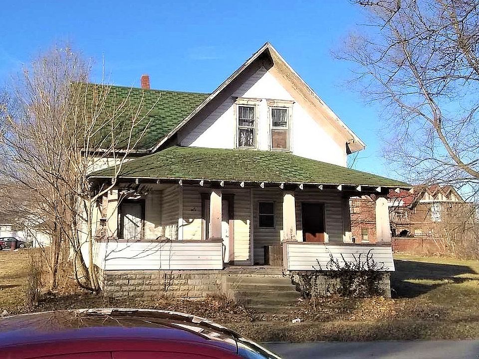 2nd image of 932 S Branson St