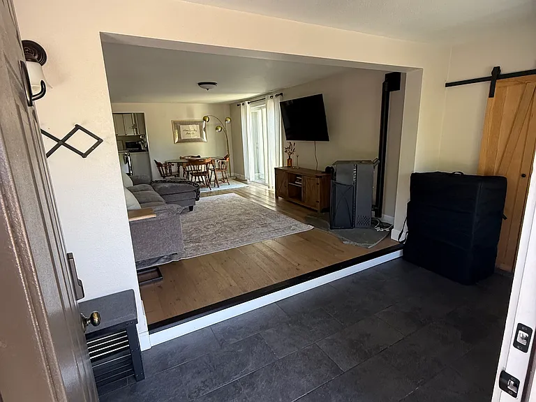 Ronne Dr — Photo 24