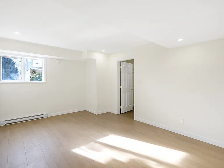 919 Younette Dr — Photo 9